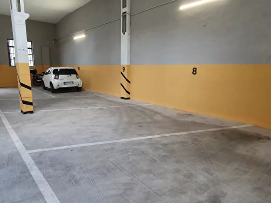Immagine 7 di Posto auto in affitto  in Via Dei Piccardi 48 a Trieste