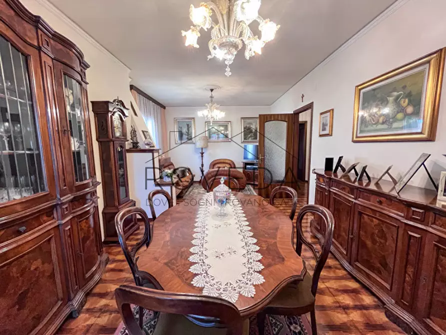 Immagine 6 di Casa indipendente in vendita  in Via Peschiere a Casier