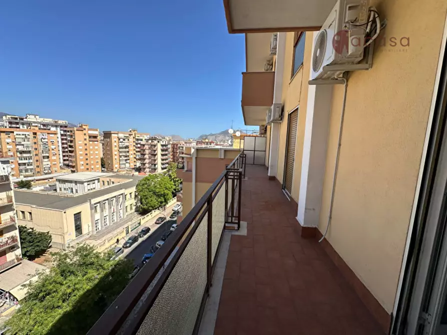 Immagine 4 di Camera in affitto  in Via Gustavo Roccella 10 a Palermo