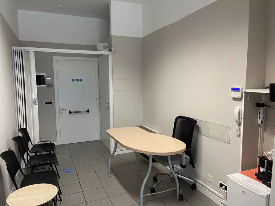 Immagine 1 di Ufficio in affitto  a Suzzara