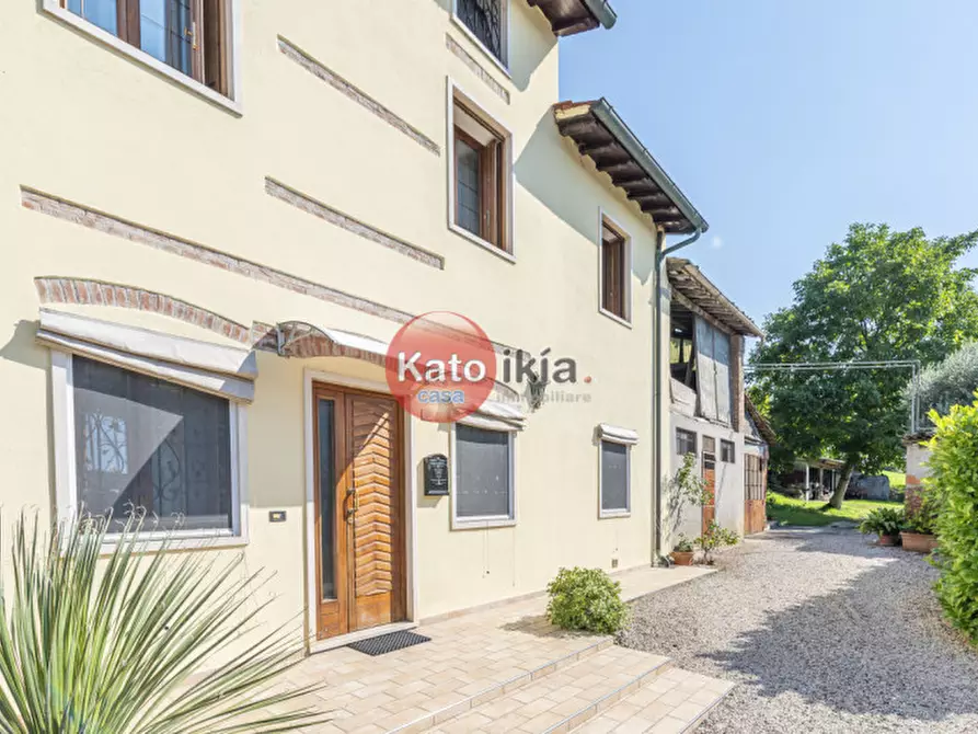 Immagine 1 di Casa quadrifamiliare in vendita  in Via Giuseppe Mazzini a Altavilla Vicentina