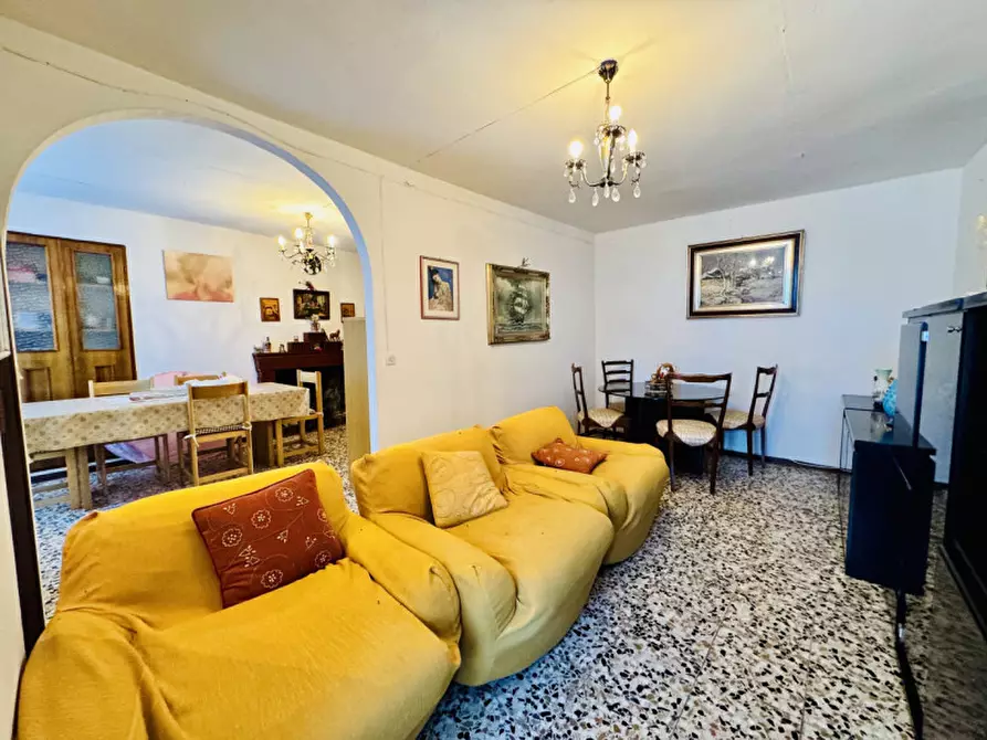 Immagine 6 di Casa indipendente in vendita  in Via Case Ballana Carobbio n.44 a Tizzano Val Parma