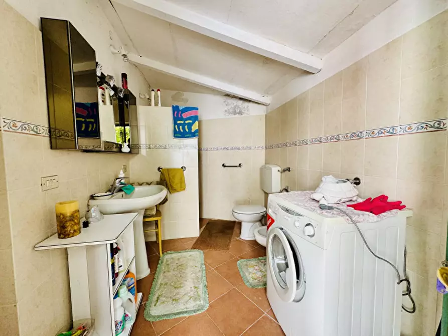 Immagine 22 di Casa indipendente in vendita  in Via Case Ballana Carobbio n.44 a Tizzano Val Parma