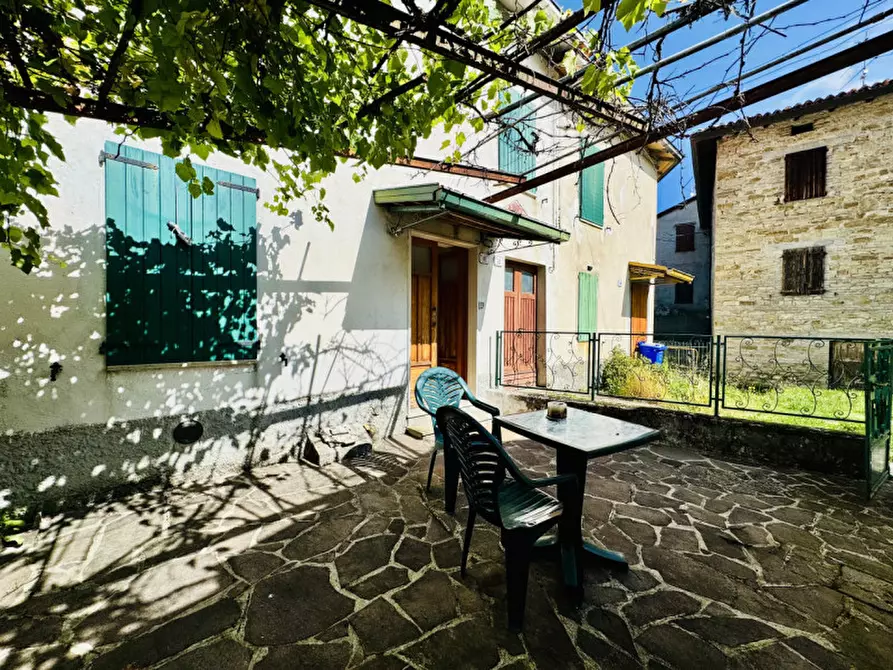 Immagine 25 di Casa indipendente in vendita  in Via Case Ballana Carobbio n.44 a Tizzano Val Parma