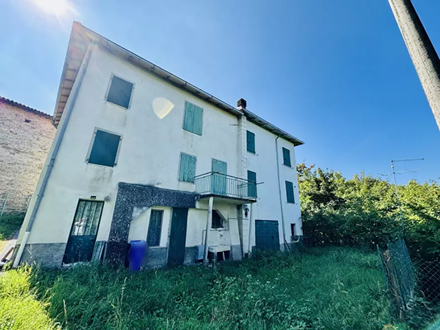 Immagine 27 di Casa indipendente in vendita  in Via Case Ballana Carobbio n.44 a Tizzano Val Parma