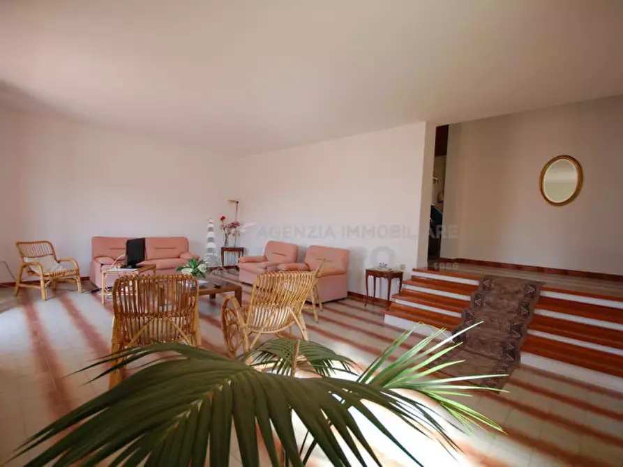 Immagine 3 di Appartamento in vendita  in via brigata sassari a La Maddalena