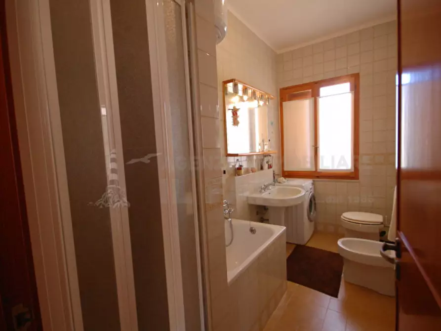 Immagine 18 di Appartamento in vendita  in via brigata sassari a La Maddalena