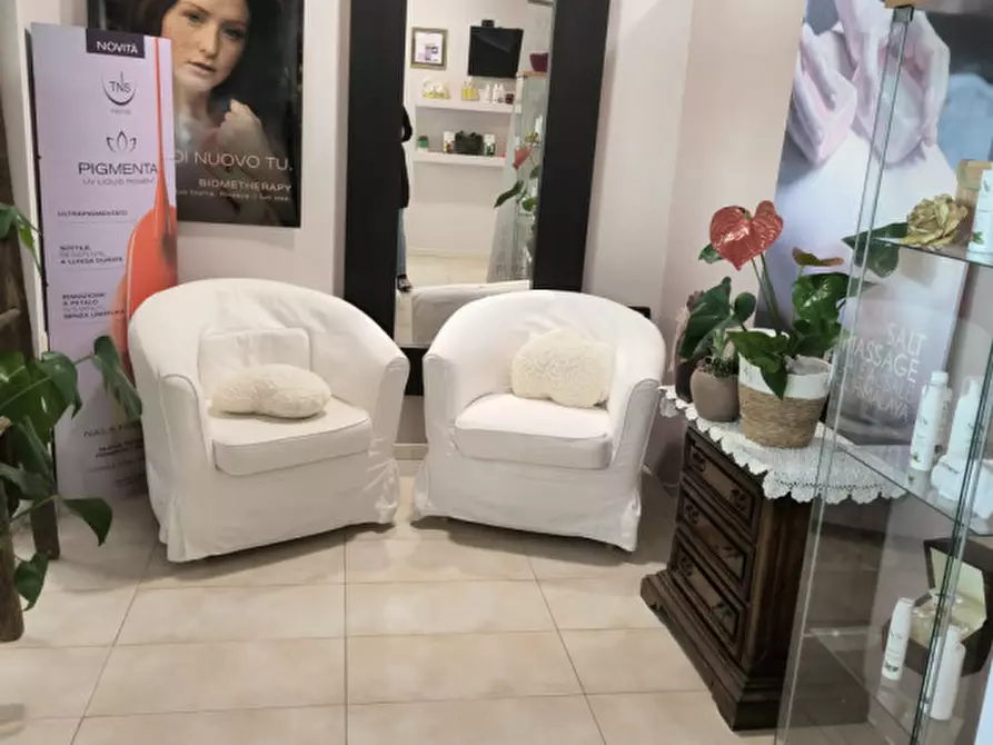 Immagine 5 di Negozio in vendita  a Schio