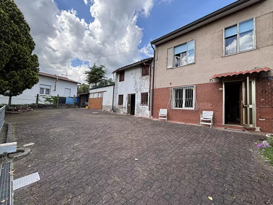 Immagine 2 di Casa indipendente in vendita  in Via Molini a Creazzo