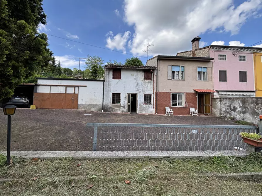 Immagine 5 di Casa indipendente in vendita  in Via Molini a Creazzo