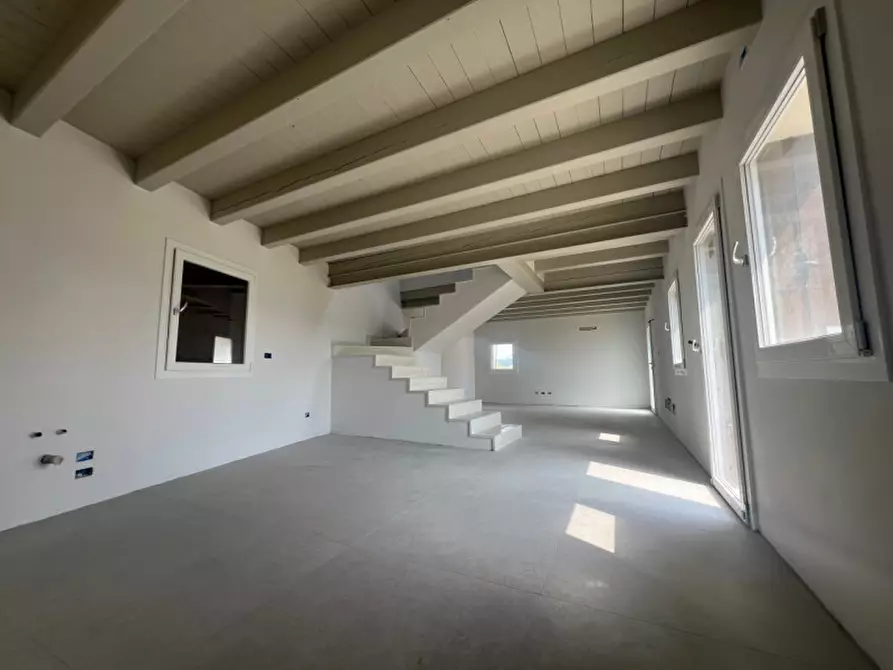 Immagine 6 di Casa indipendente in vendita  in via misanello a Lonigo