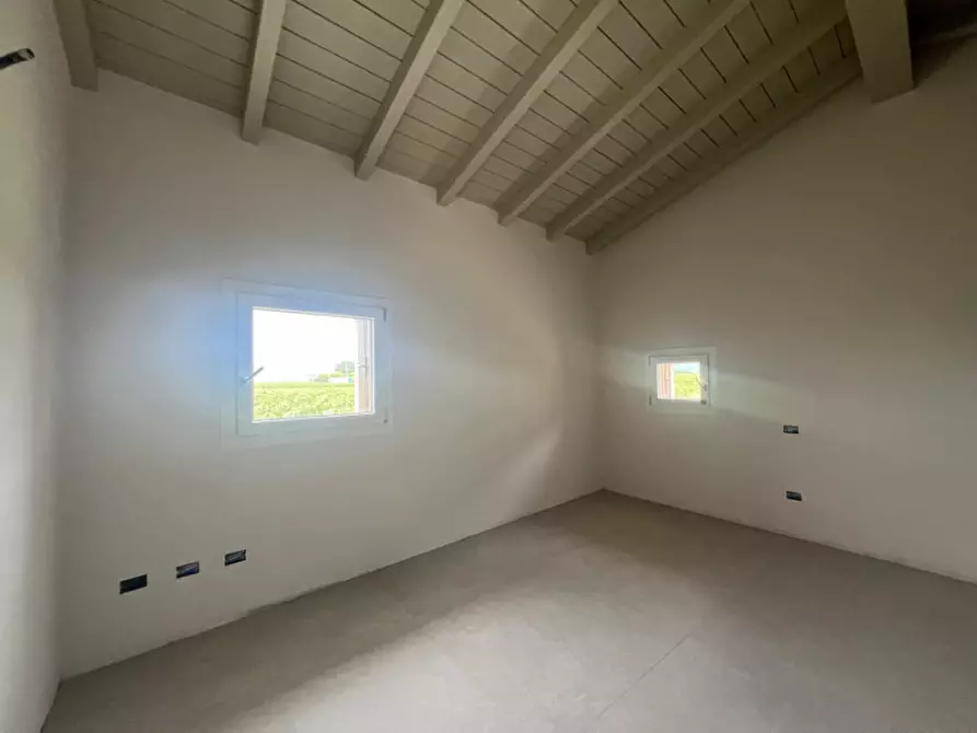 Immagine 10 di Casa indipendente in vendita  in via misanello a Lonigo