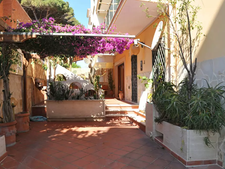 Immagine 1 di Appartamento in vendita  a Anzio