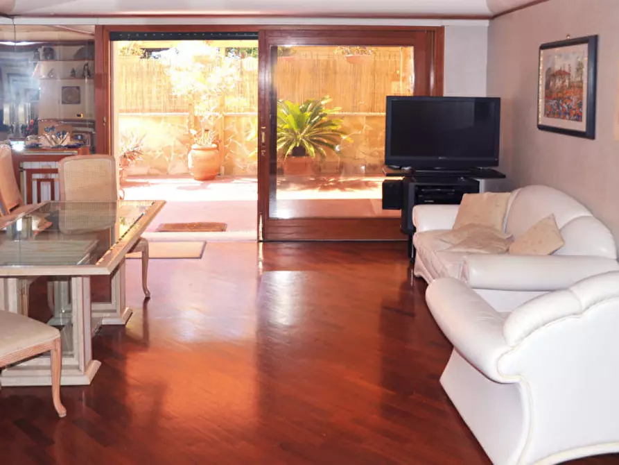 Immagine 5 di Appartamento in vendita  a Anzio