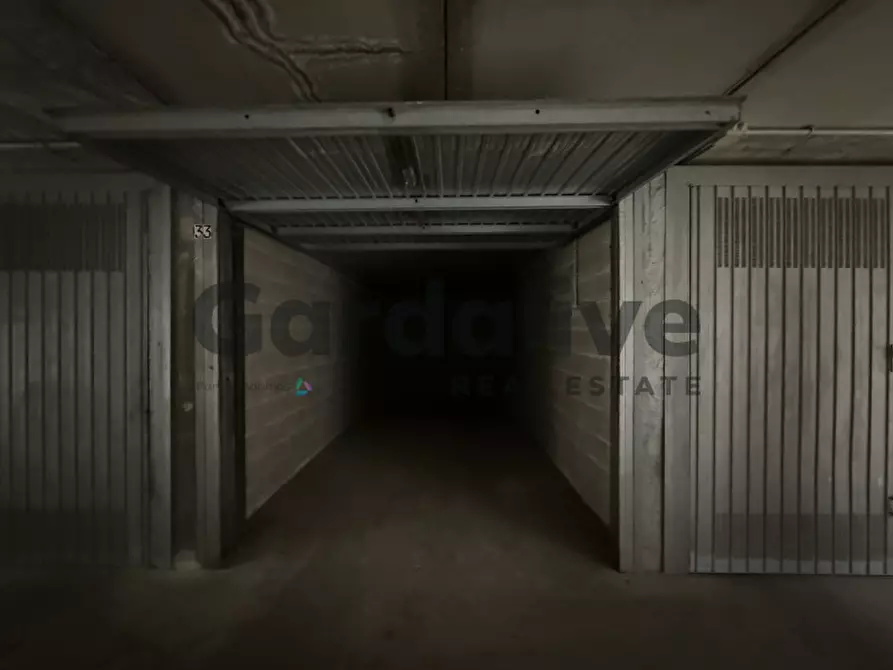 Immagine 2 di Garage in vendita  in via borgo alto a Puegnago Sul Garda