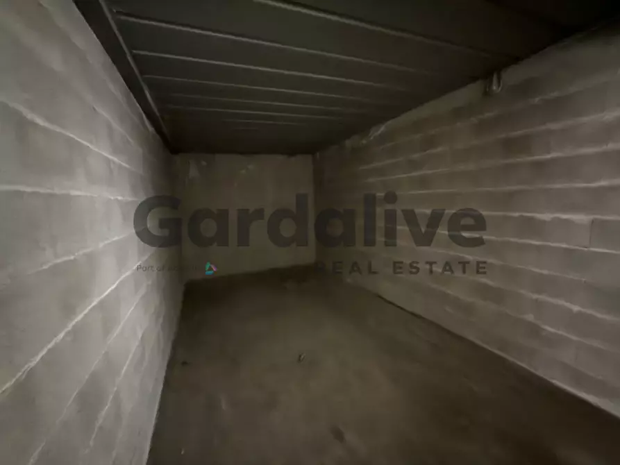 Immagine 4 di Garage in vendita  in via borgo alto a Puegnago Sul Garda