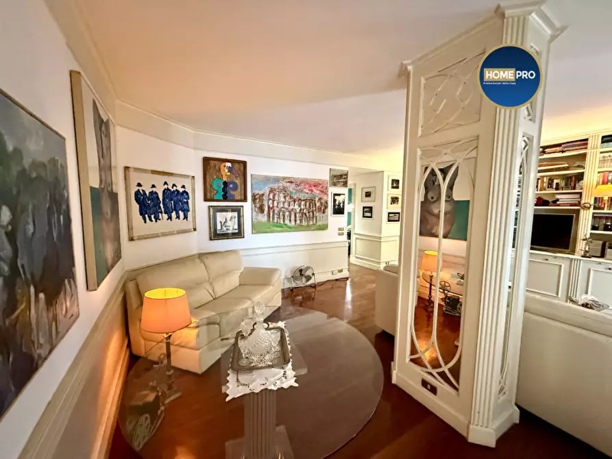 Immagine 1 di Appartamento in vendita  in Viale delle Medaglie d'Oro 201 a Roma