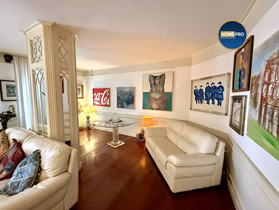 Immagine 2 di Appartamento in vendita  in Viale delle Medaglie d'Oro 201 a Roma