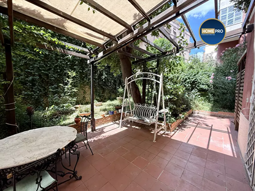 Immagine 8 di Appartamento in vendita  in Viale delle Medaglie d'Oro 201 a Roma