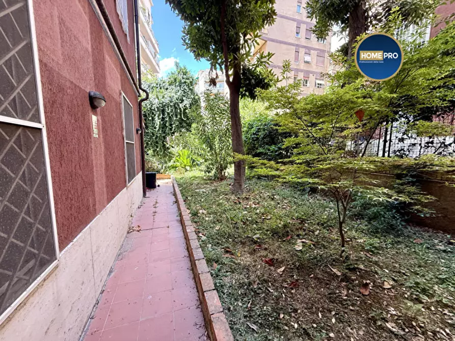 Immagine 10 di Appartamento in vendita  in Viale delle Medaglie d'Oro 201 a Roma