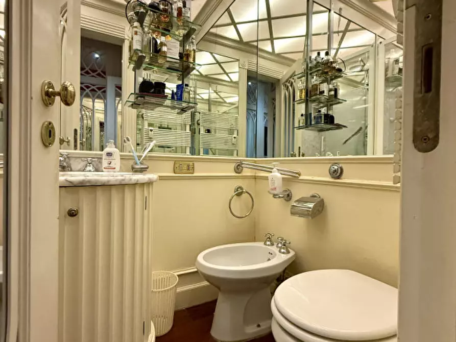 Immagine 27 di Appartamento in vendita  in Viale delle Medaglie d'Oro 201 a Roma