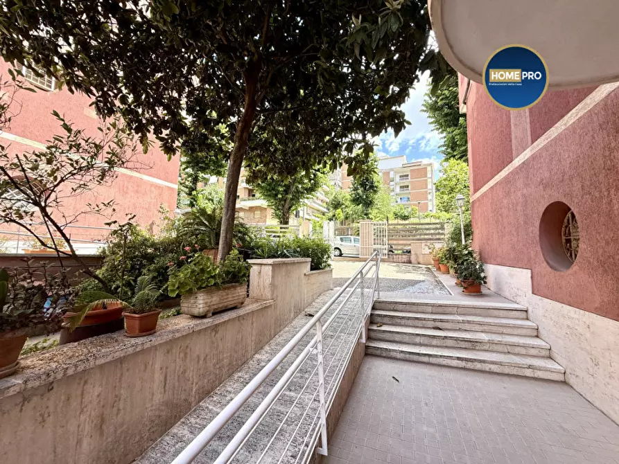 Immagine 34 di Appartamento in vendita  in Viale delle Medaglie d'Oro 201 a Roma