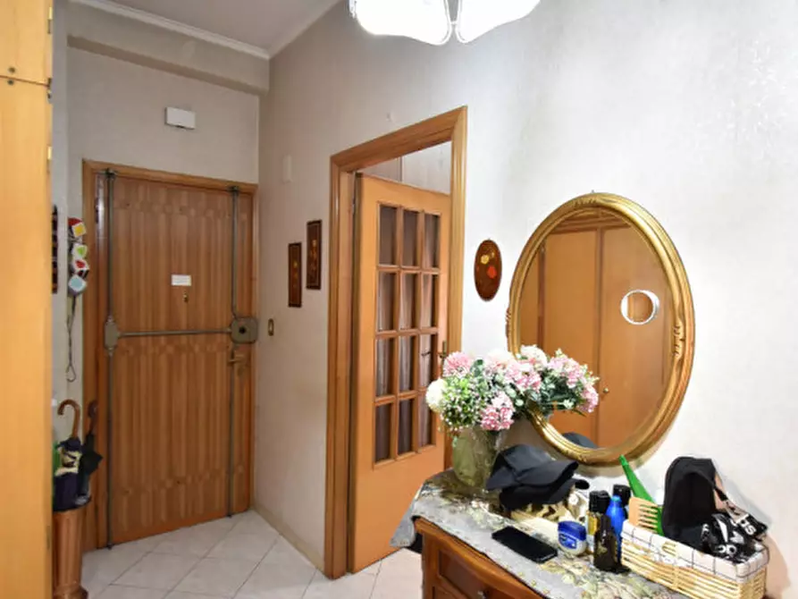 Immagine 5 di Appartamento in vendita  in Via Alatri a Roma