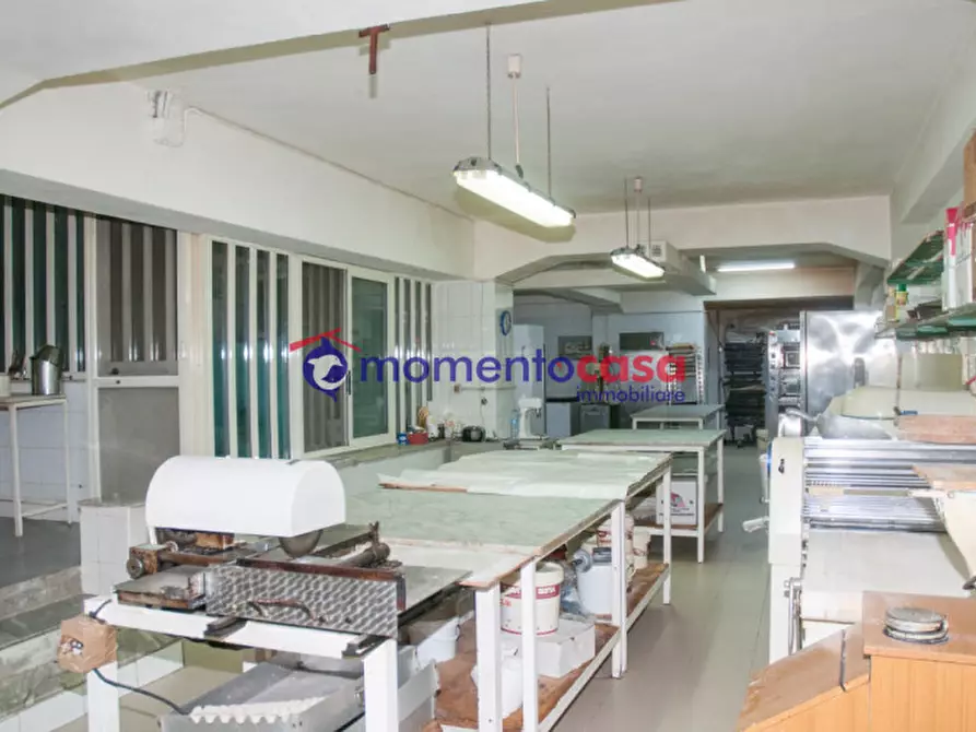 Immagine 1 di Magazzino in vendita  in Via Sbarre Centrali a Reggio Di Calabria