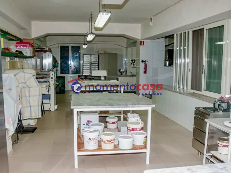 Immagine 3 di Magazzino in vendita  in Via Sbarre Centrali a Reggio Di Calabria