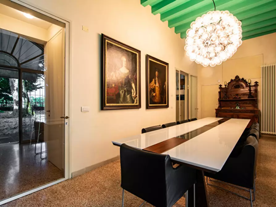 Immagine 40 di Villa in vendita  in Via XXIX Aprile a Dolo