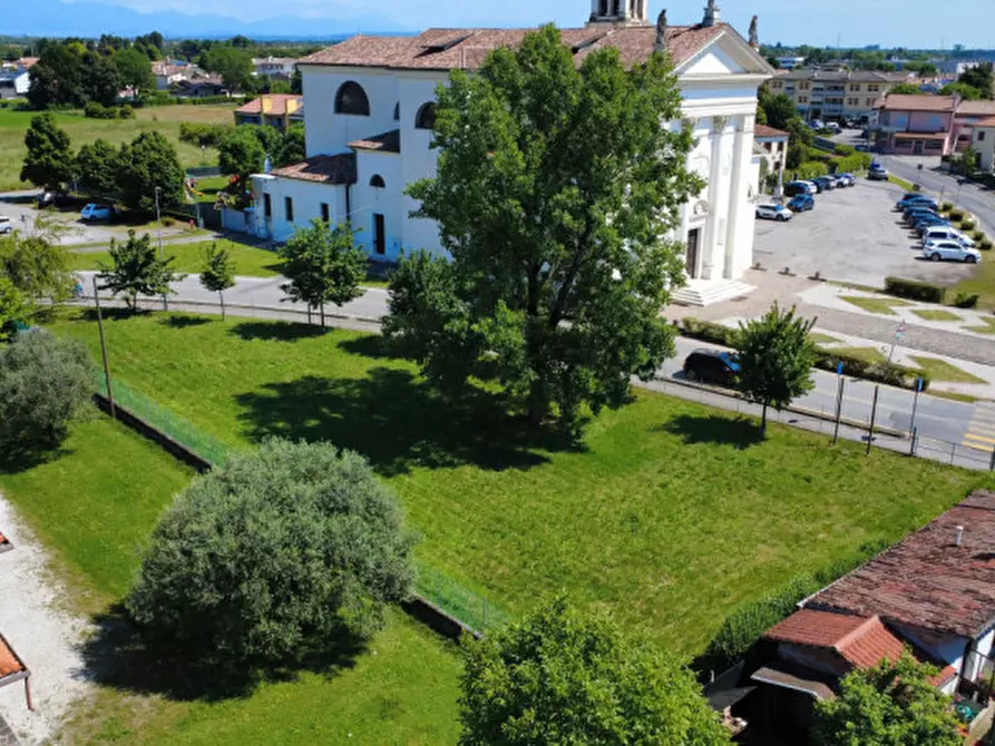 Immagine 1 di Terreno in vendita  in Via dei Carpani a Castelfranco Veneto