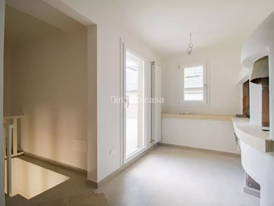 Immagine 10 di Appartamento in vendita  a Vaiano