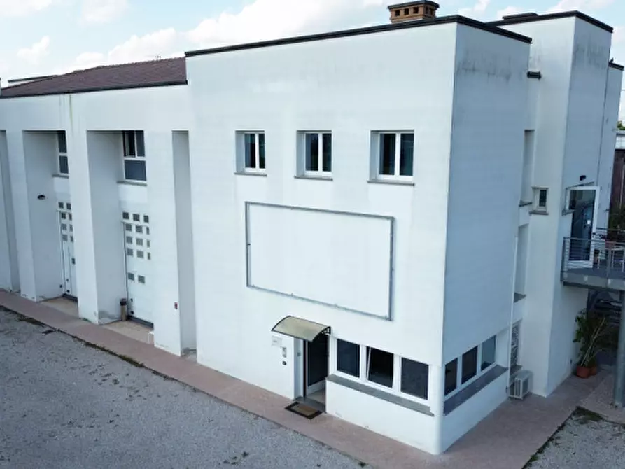 Immagine 1 di Capannone industriale in vendita  in Via Cesare Battisti a Abano Terme