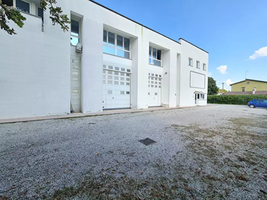 Immagine 2 di Capannone industriale in vendita  in Via Cesare Battisti a Abano Terme