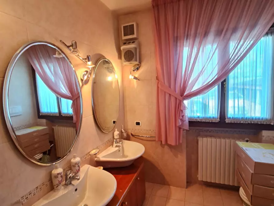 Immagine 27 di Capannone industriale in vendita  in Via Cesare Battisti a Abano Terme