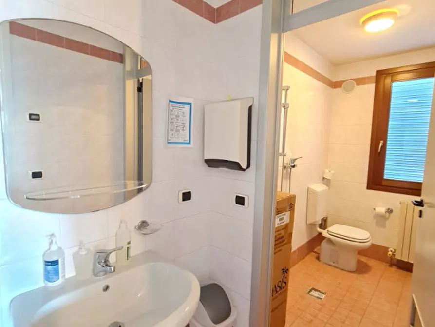 Immagine 42 di Capannone industriale in vendita  in Via Cesare Battisti a Abano Terme