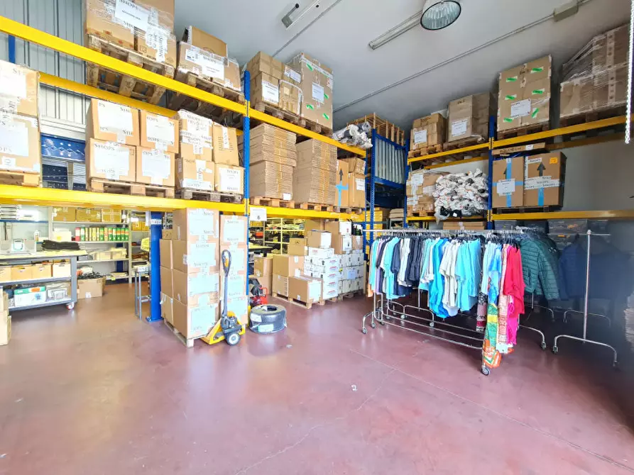 Immagine 44 di Capannone industriale in vendita  in Via Cesare Battisti a Abano Terme