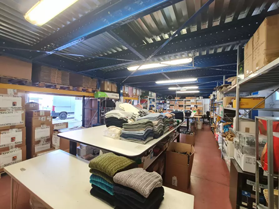 Immagine 46 di Capannone industriale in vendita  in Via Cesare Battisti a Abano Terme