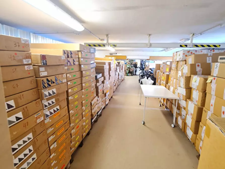 Immagine 48 di Capannone industriale in vendita  in Via Cesare Battisti a Abano Terme