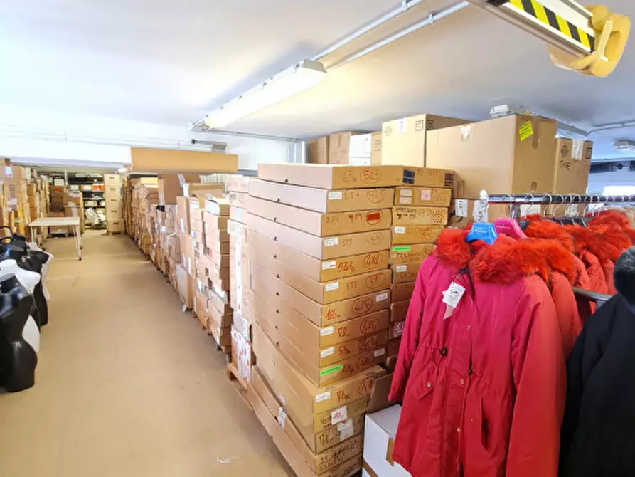 Immagine 49 di Capannone industriale in vendita  in Via Cesare Battisti a Abano Terme