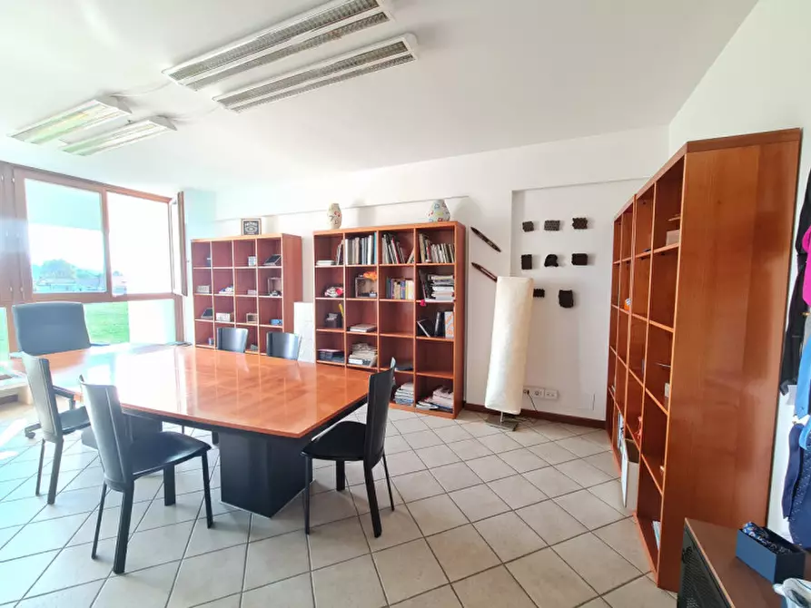 Immagine 60 di Capannone industriale in vendita  in Via Cesare Battisti a Abano Terme