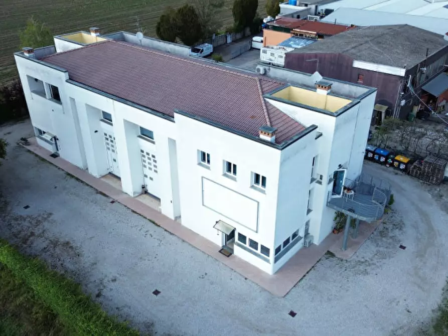 Immagine 69 di Capannone industriale in vendita  in Via Cesare Battisti a Abano Terme