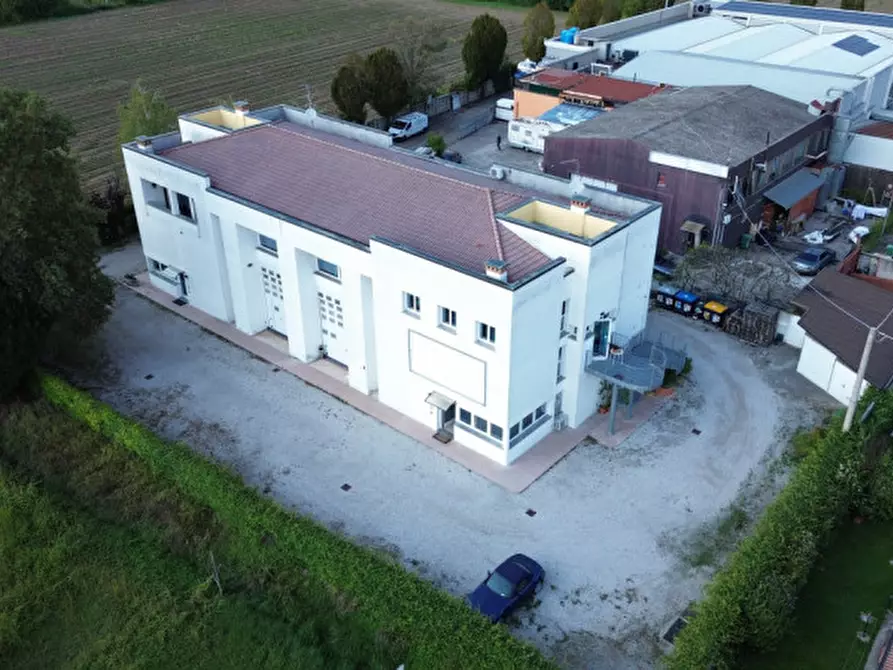Immagine 70 di Capannone industriale in vendita  in Via Cesare Battisti a Abano Terme