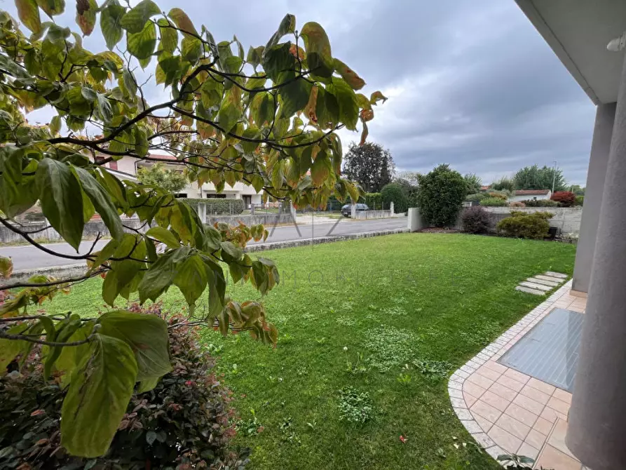 Immagine 2 di Casa bifamiliare in vendita  in Via Montello a Riese Pio x