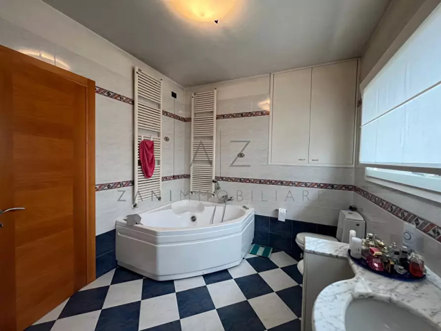 Immagine 17 di Casa bifamiliare in vendita  in Via Montello a Riese Pio x