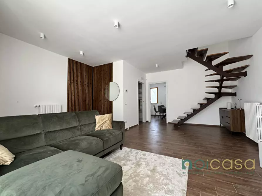 Immagine 1 di Villetta a schiera in vendita  in via cosimo de giorgi 5 a Surbo