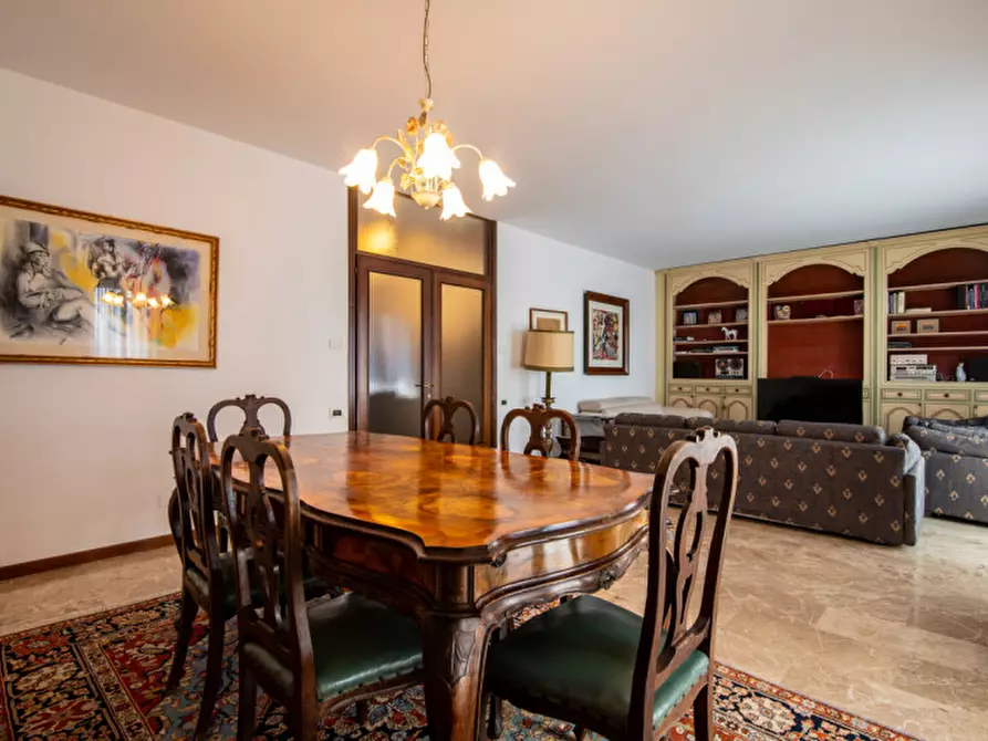 Immagine 11 di Appartamento in vendita  in Piazza De Gasperi a Padova