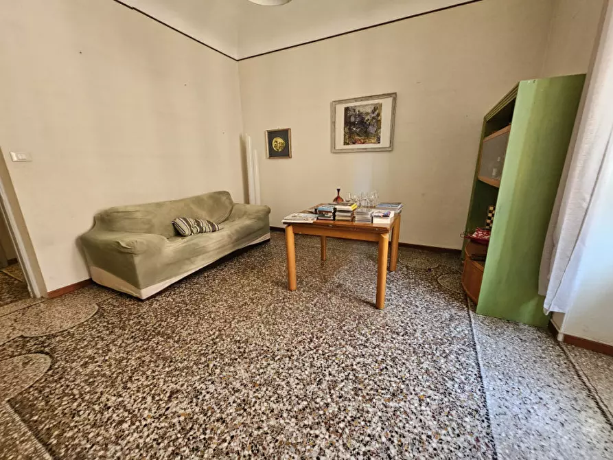 Immagine 2 di Appartamento in vendita  in Via Montenotte a Savona