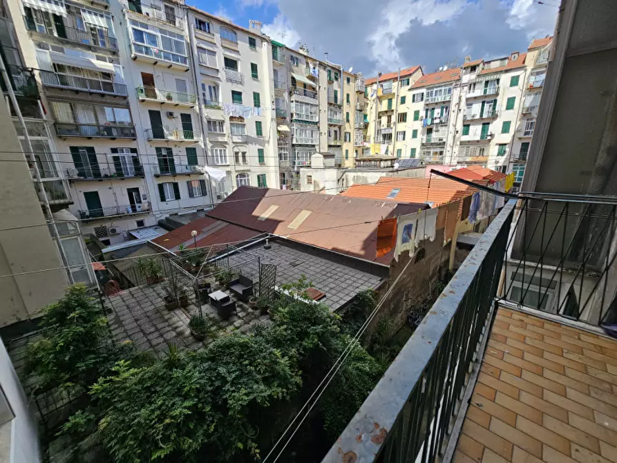 Immagine 6 di Appartamento in vendita  in Via Montenotte a Savona