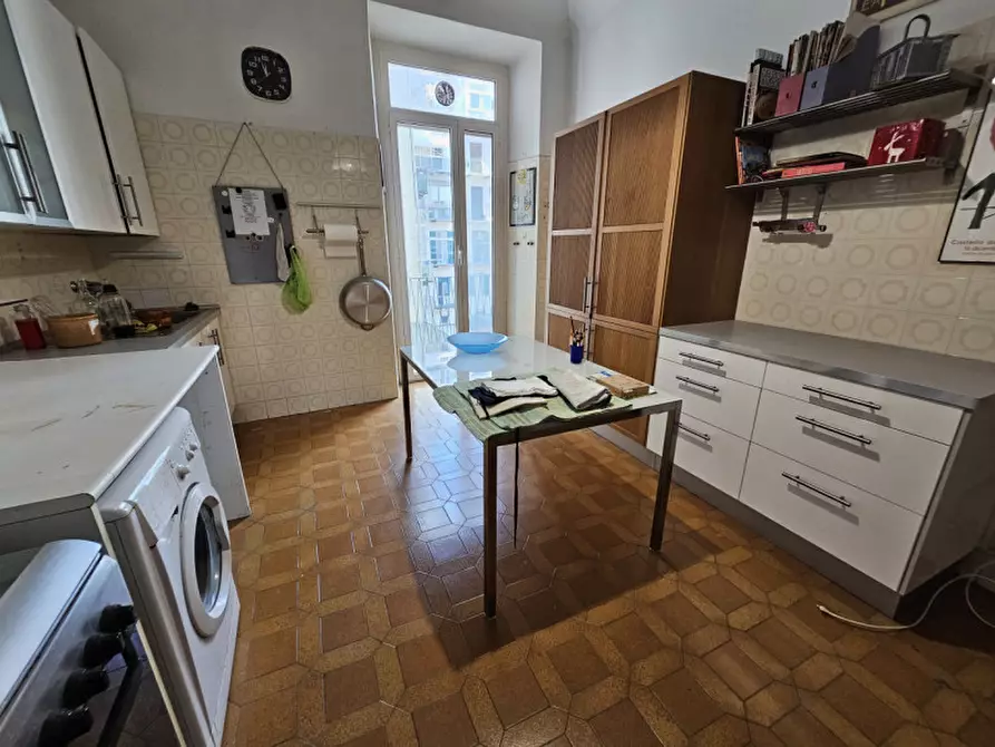 Immagine 9 di Appartamento in vendita  in Via Montenotte a Savona